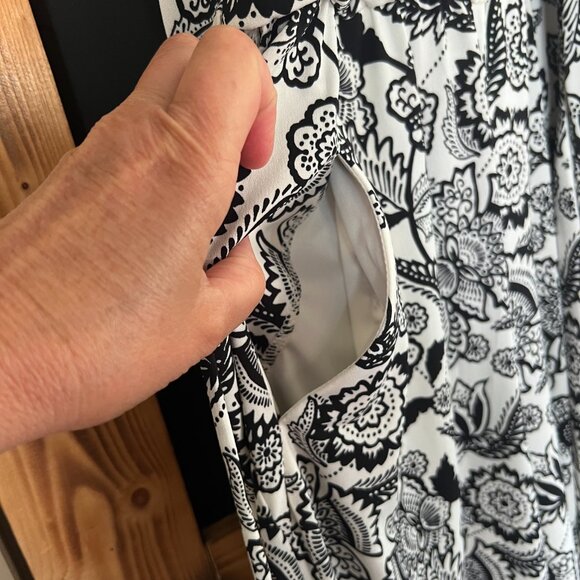 London Times Women’s Jumpsuit Keyhole Halter Black & White Floral Wide Leg Sz 6 - Picture 5 of 13